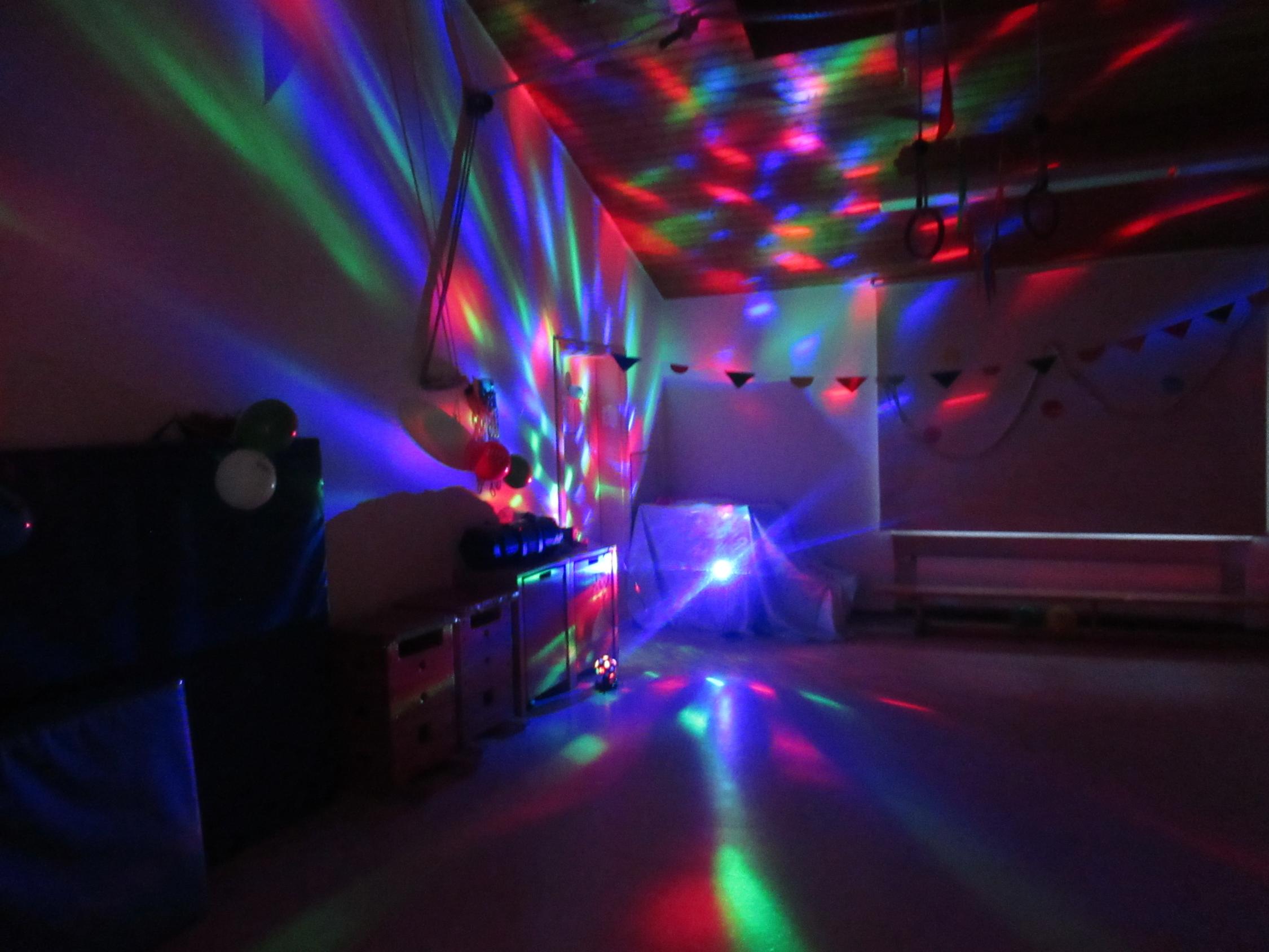 Kinderdisco im Turnraum